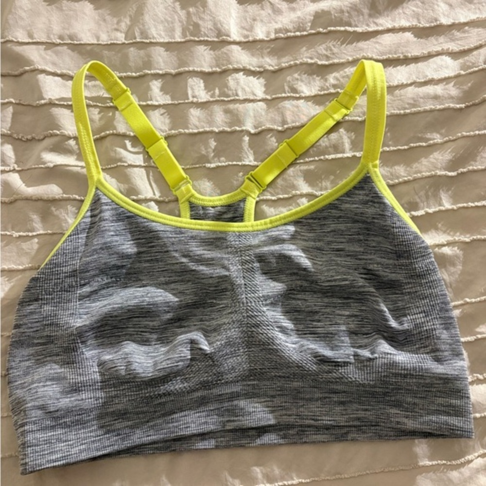 Old Navy Heathered Gray and Neon Yellow Sports Bra- Medium